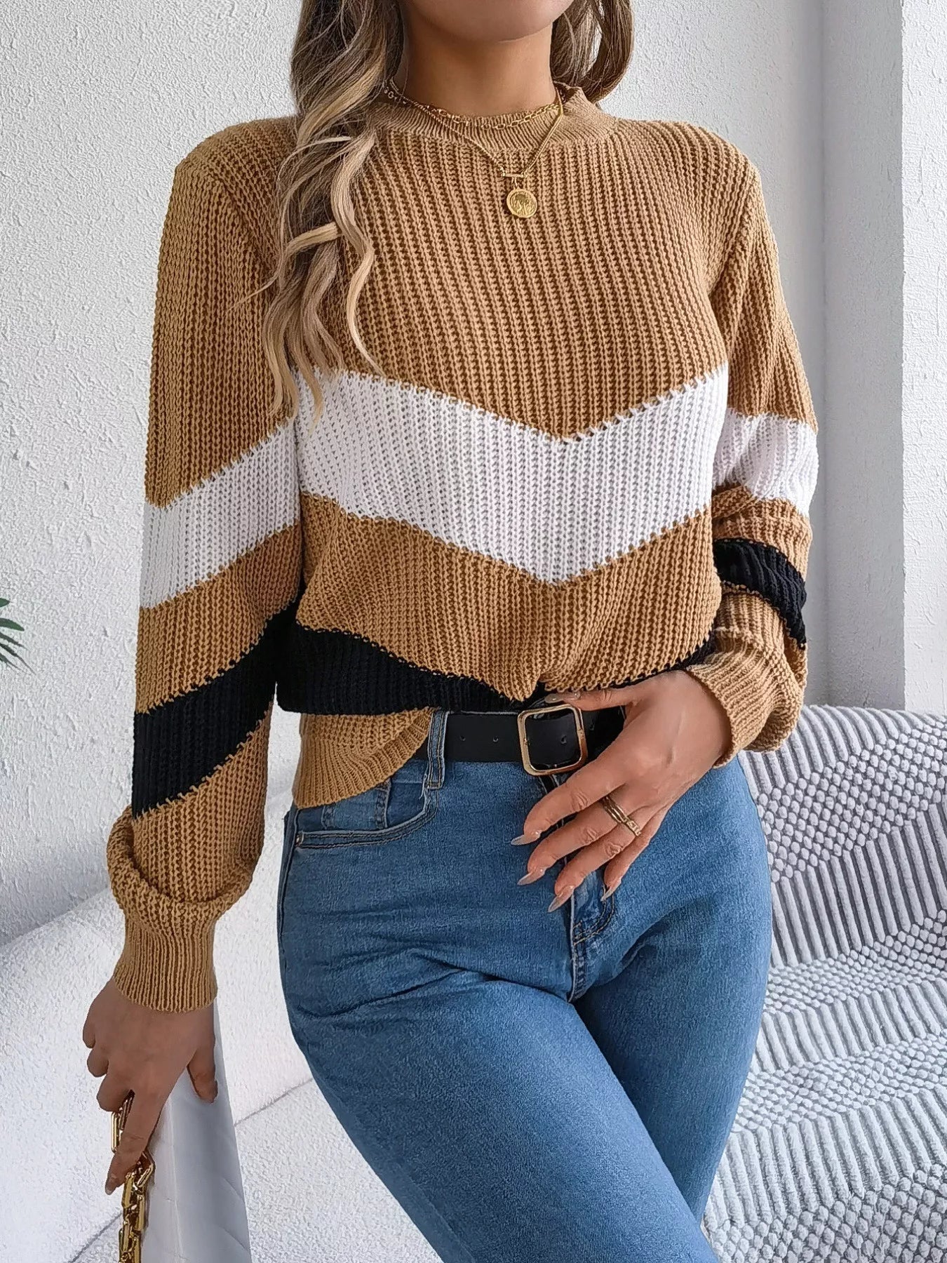 Amaia | Suéter Chevron Stripe Bicolor Cuello Redondo