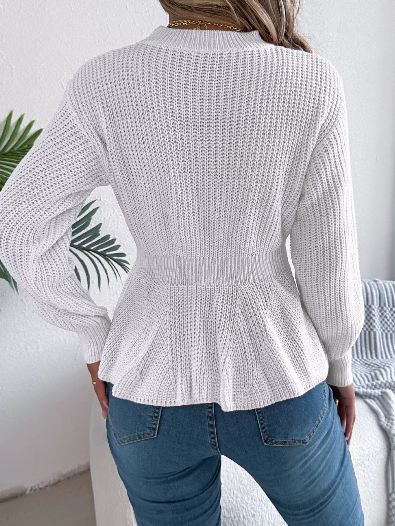 Alara | Suéter Tejido Trenzado Cuello Redondo Peplum