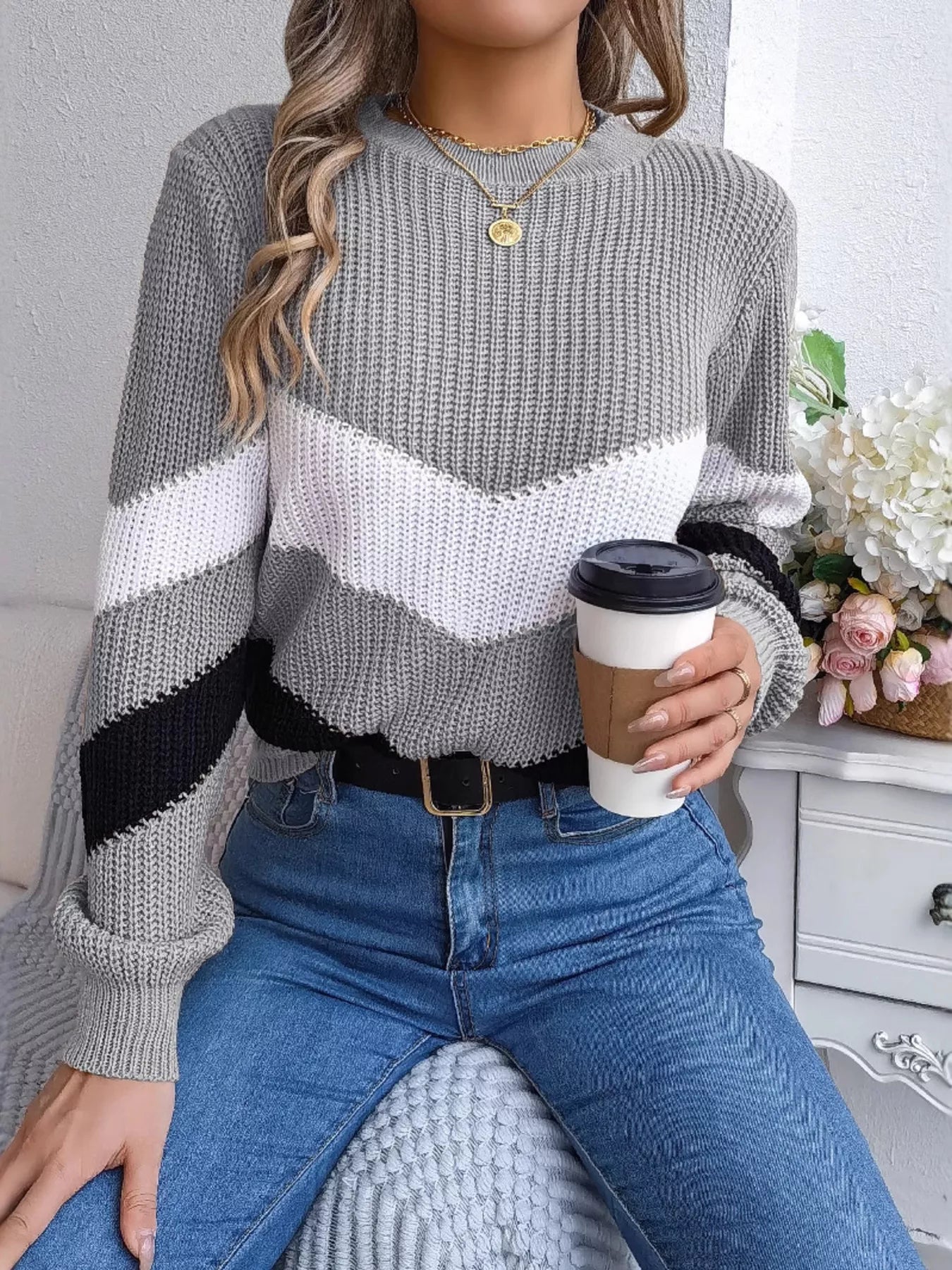 Amaia | Suéter Chevron Stripe Bicolor Cuello Redondo
