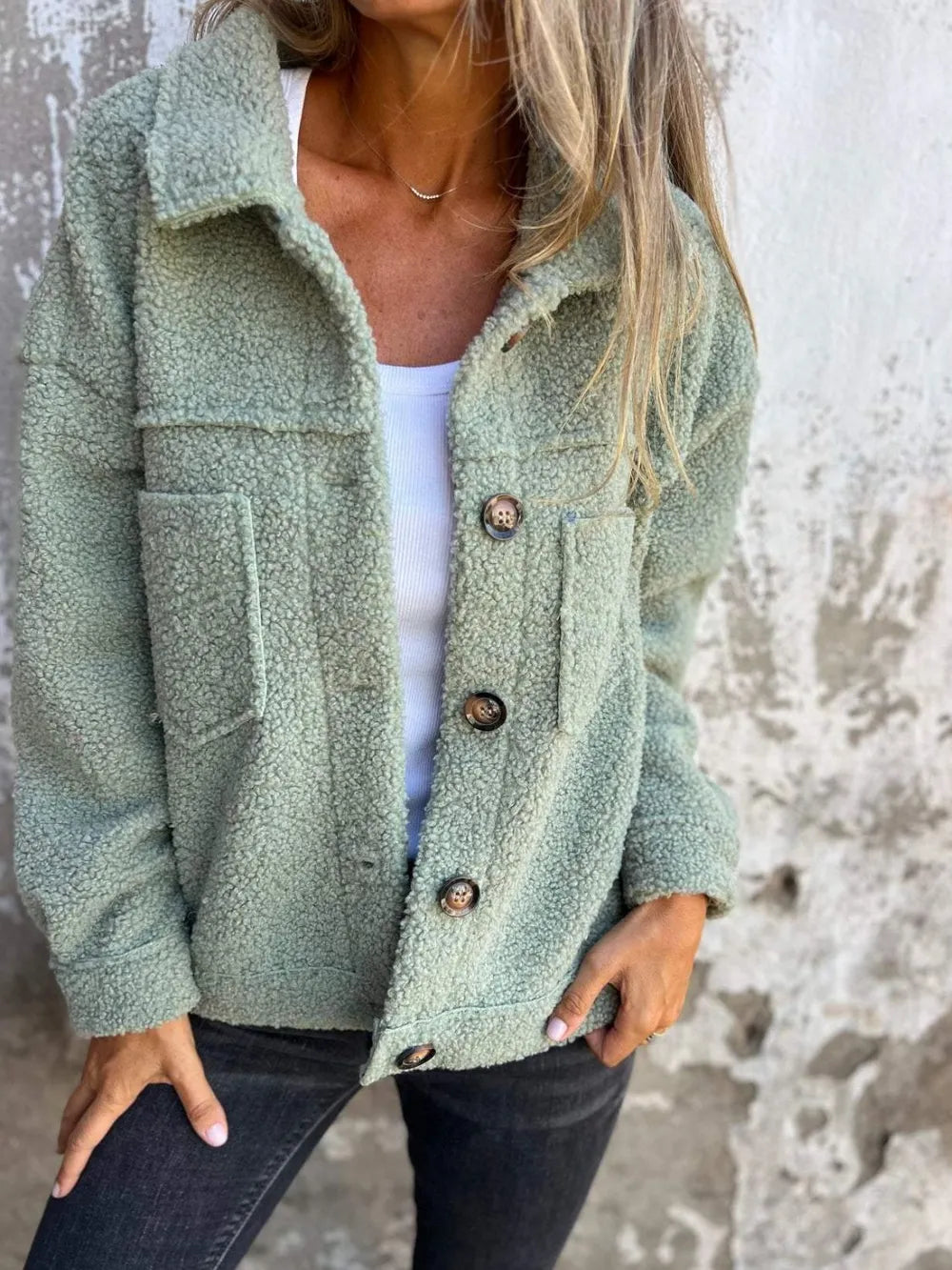 Victoria | Chaqueta Botonera Chic - Gum Leaf