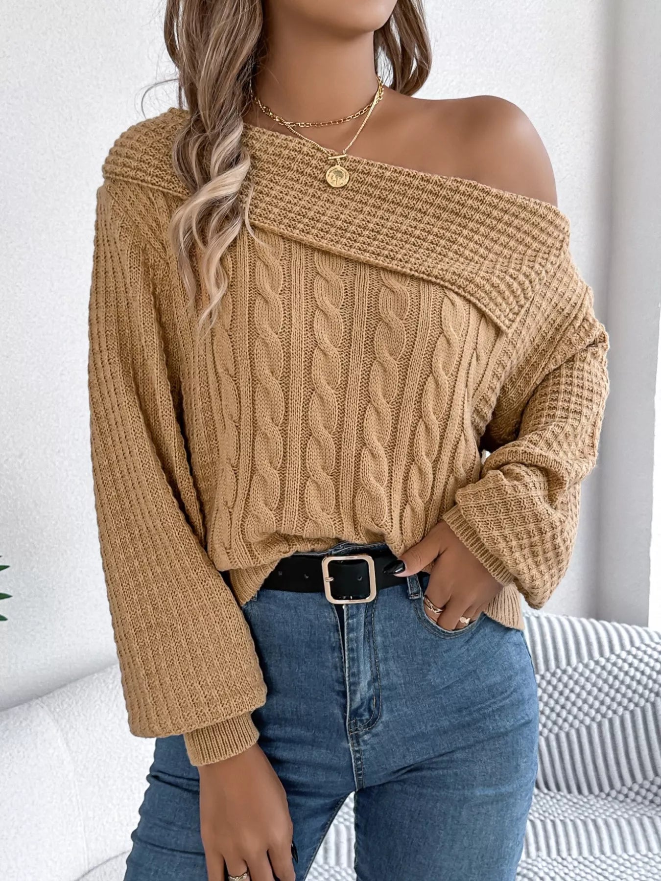 Betty | Suéter Hombro Descubierto Tejido Trenzado