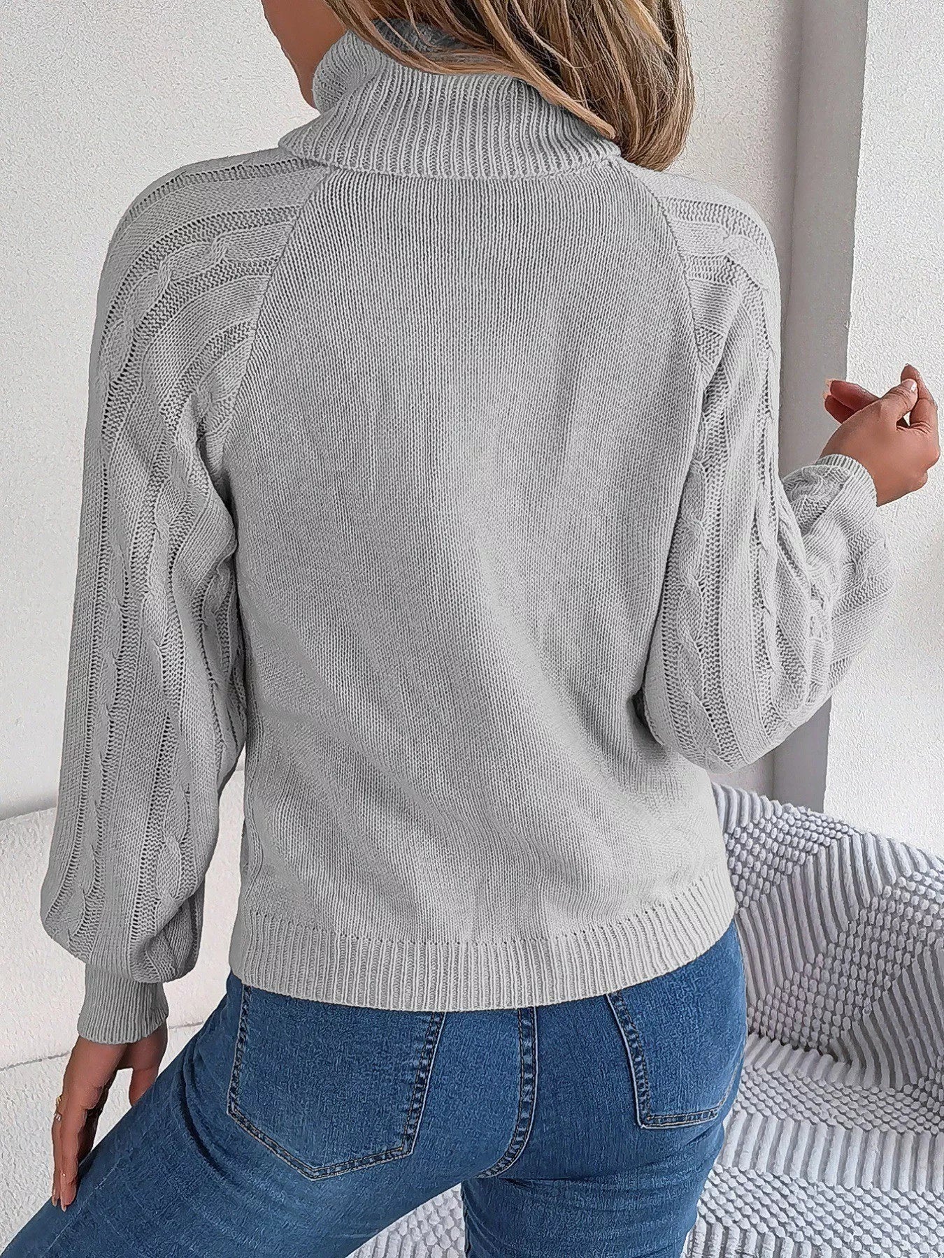 Albina | Suéter Tejido Trenzado Cuello Alto Manga Larga