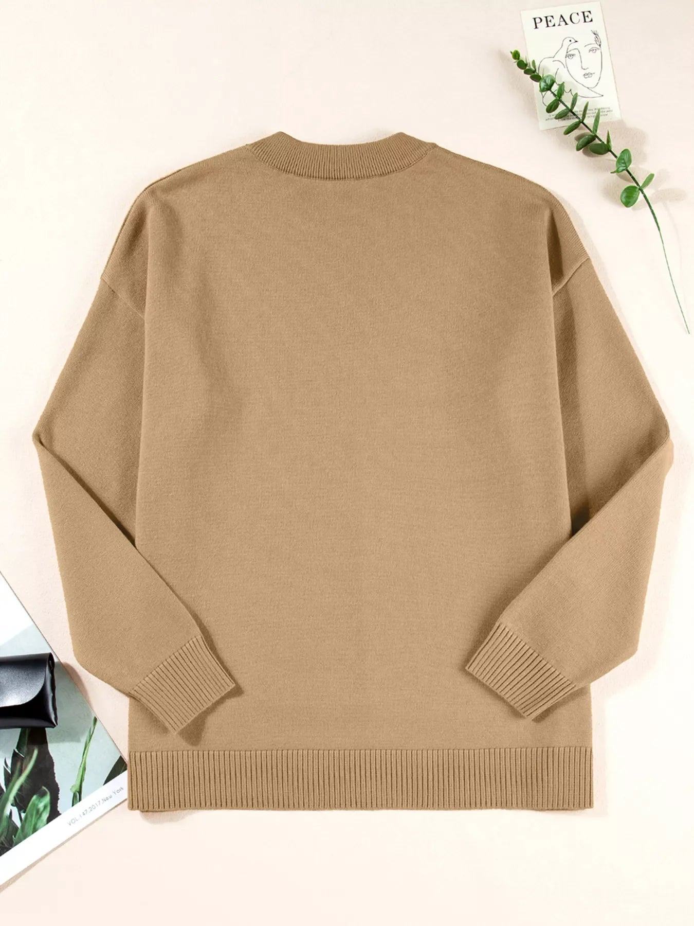 Amada | Suéter Center Seam Hombros Caídos Pullover Solid