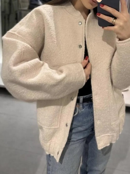 Delfina | Chaqueta Broche Moderno - Beige