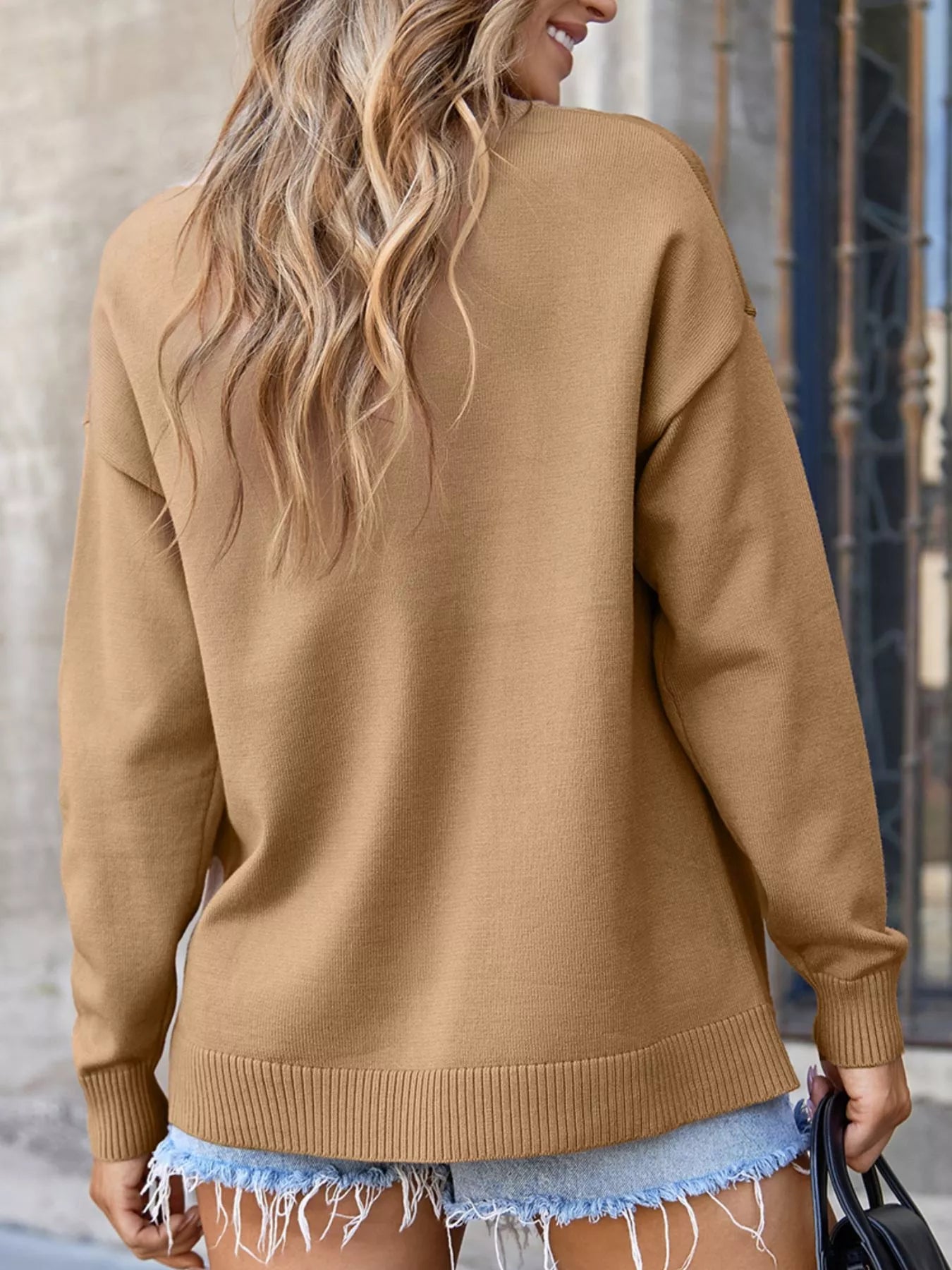 Amada | Suéter Center Seam Hombros Caídos Pullover Solid