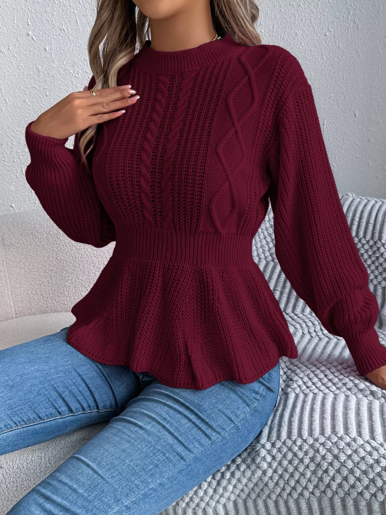 Alara | Suéter Tejido Trenzado Cuello Redondo Peplum