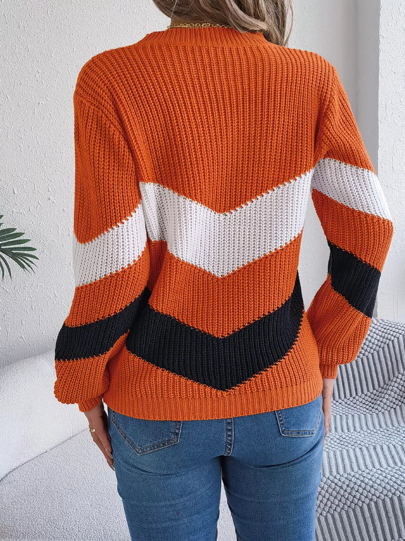 Amaia | Suéter Chevron Stripe Bicolor Cuello Redondo