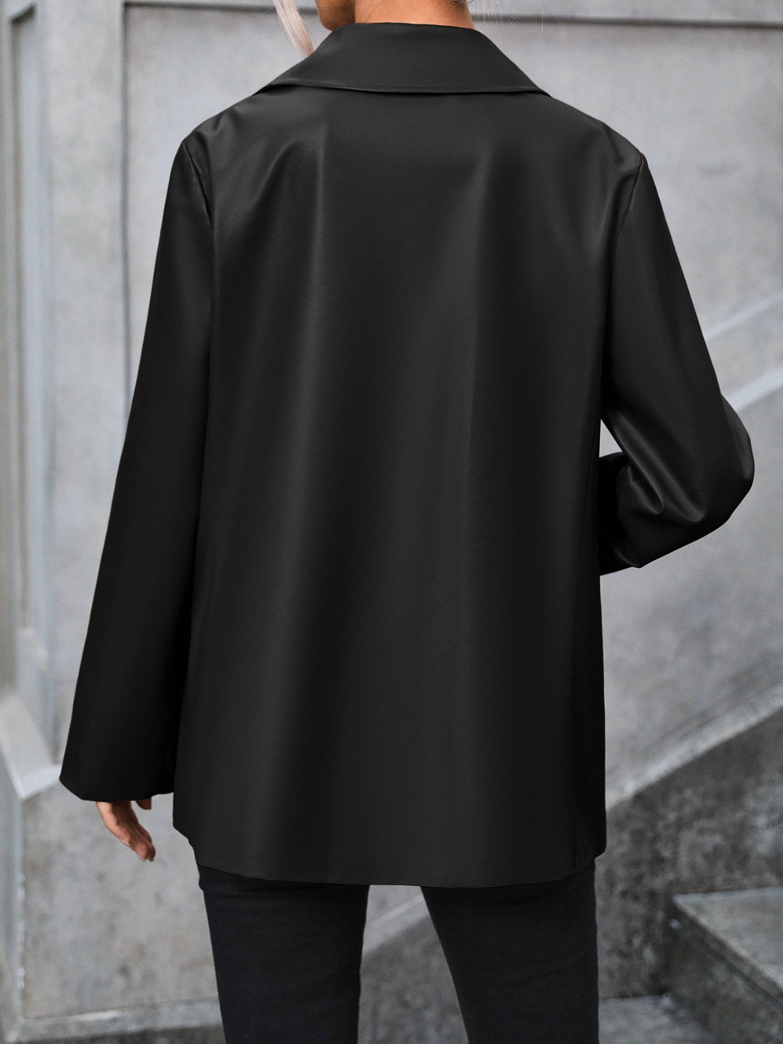 Ariana | Blazer con Bolsillos y Botones