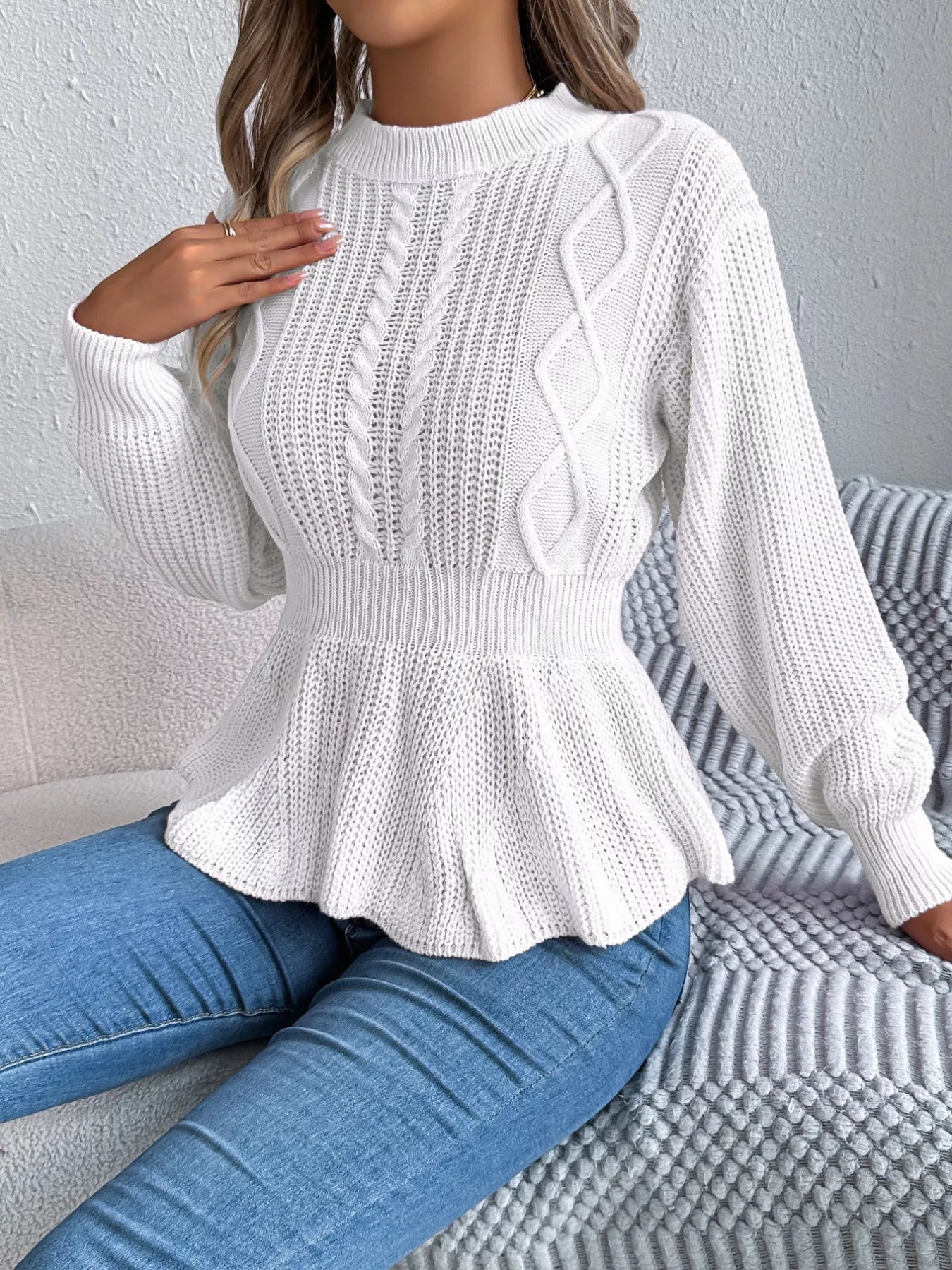 Alara | Suéter Tejido Trenzado Cuello Redondo Peplum